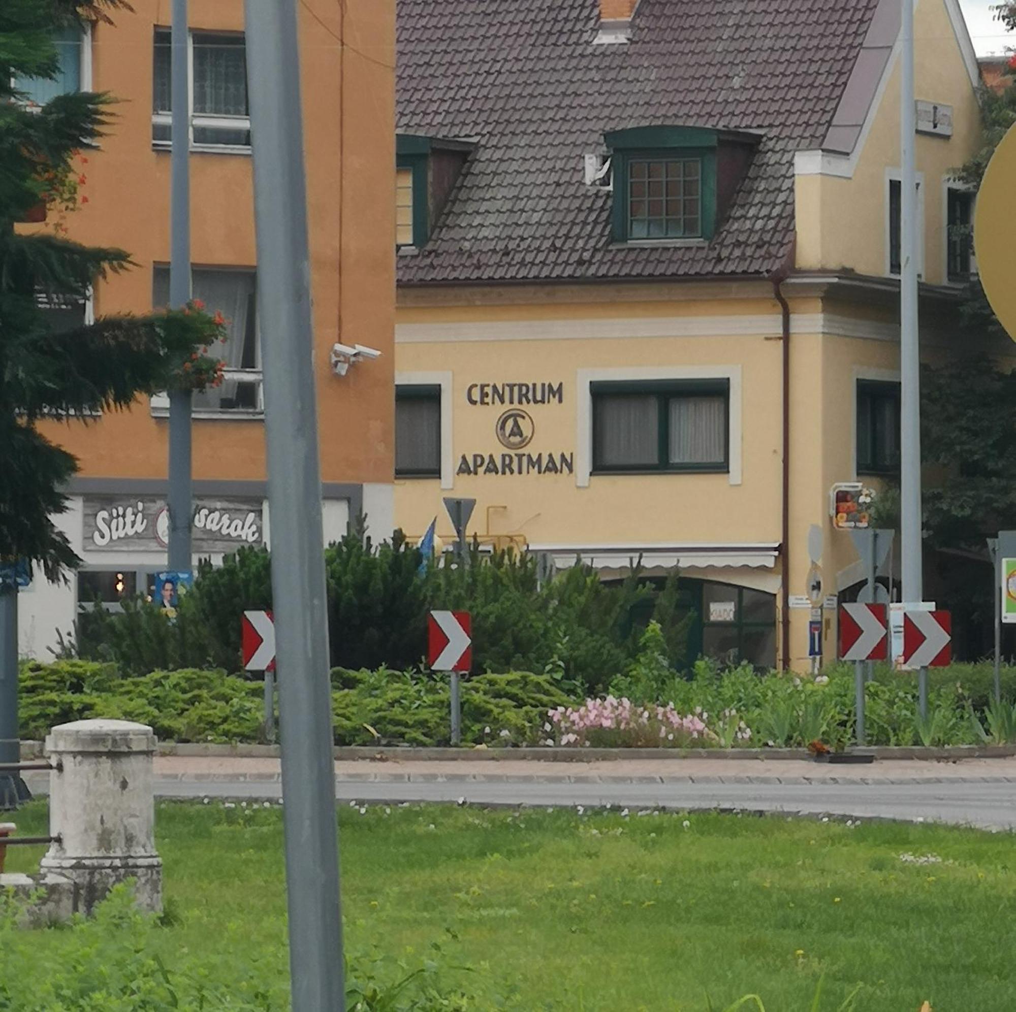 Centrum Luxus Apartman Makó Exterior foto